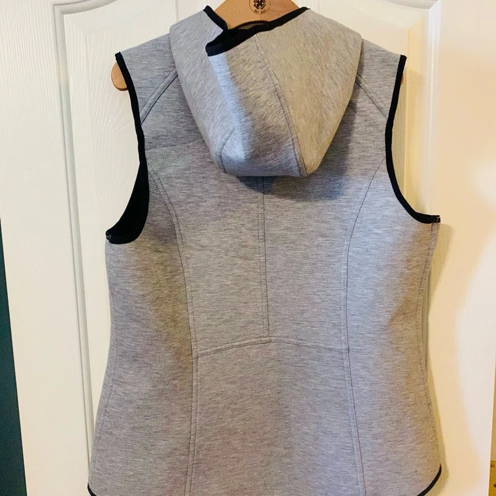NWOT GERRY Women’s Lightweight Heather Gray Knit Vest
